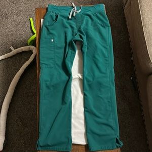 Figs Medium Kade Cargo Scrub Pants Hunter Green